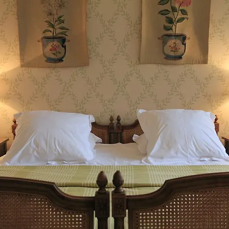 Chateau De La Marronniere Bed & Breakfast