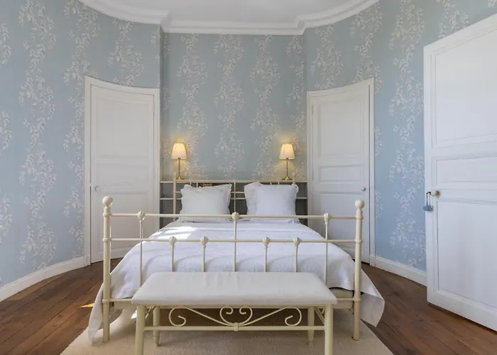 Chateau De La Marronniere 3*